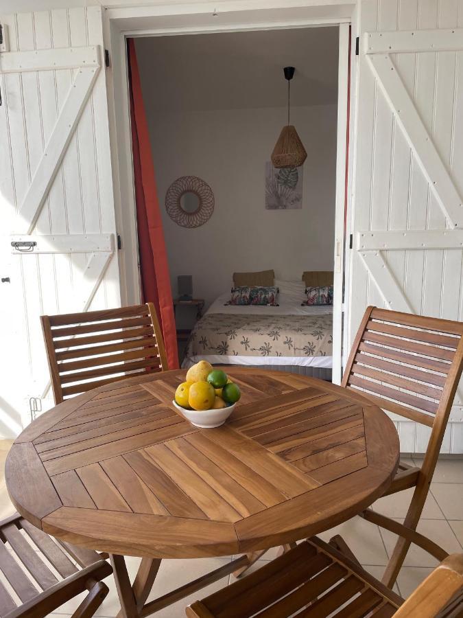 Ti Kaz'Eta Apartment Sainte-Anne  Ngoại thất bức ảnh